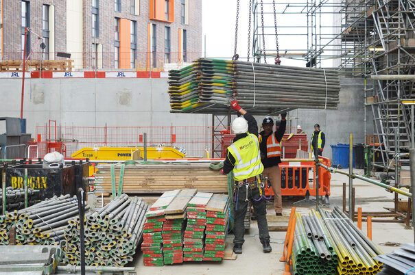 large scaffolding contractor